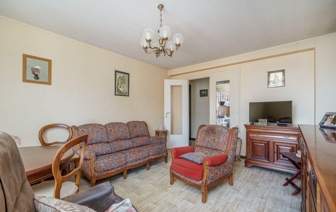 Annonces AUBAGNE : Appartement | MARSEILLE (13005) | 63 m2 | 239 000 € 