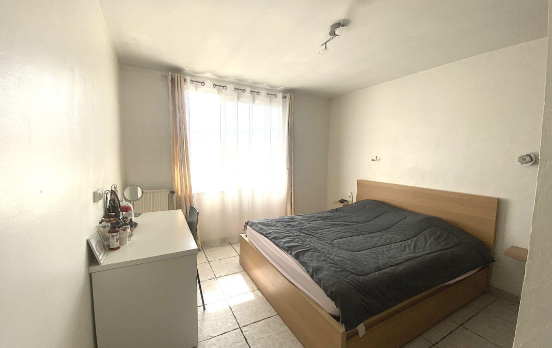 Annonces AUBAGNE : Appartement | MARSEILLE (13013) | 50 m2 | 126 000 € 