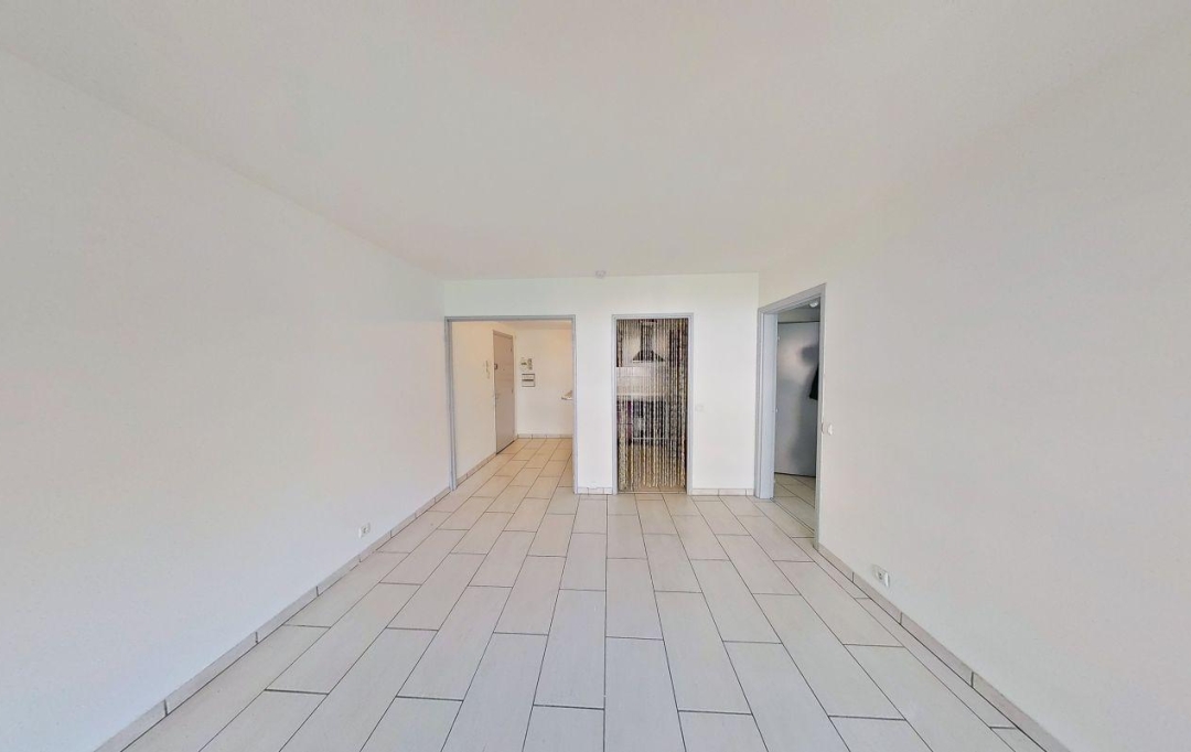 Annonces AUBAGNE : Appartement | MARSEILLE (13005) | 51 m2 | 850 € 