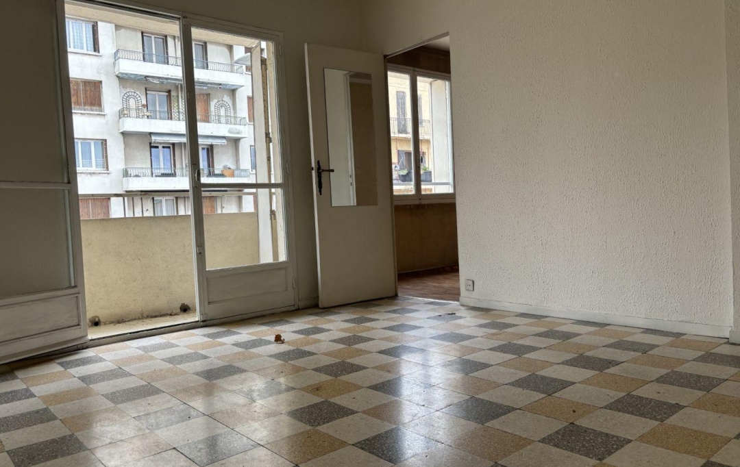 Annonces AUBAGNE : Apartment | MARSEILLE (13004) | 49 m2 | 105 000 € 